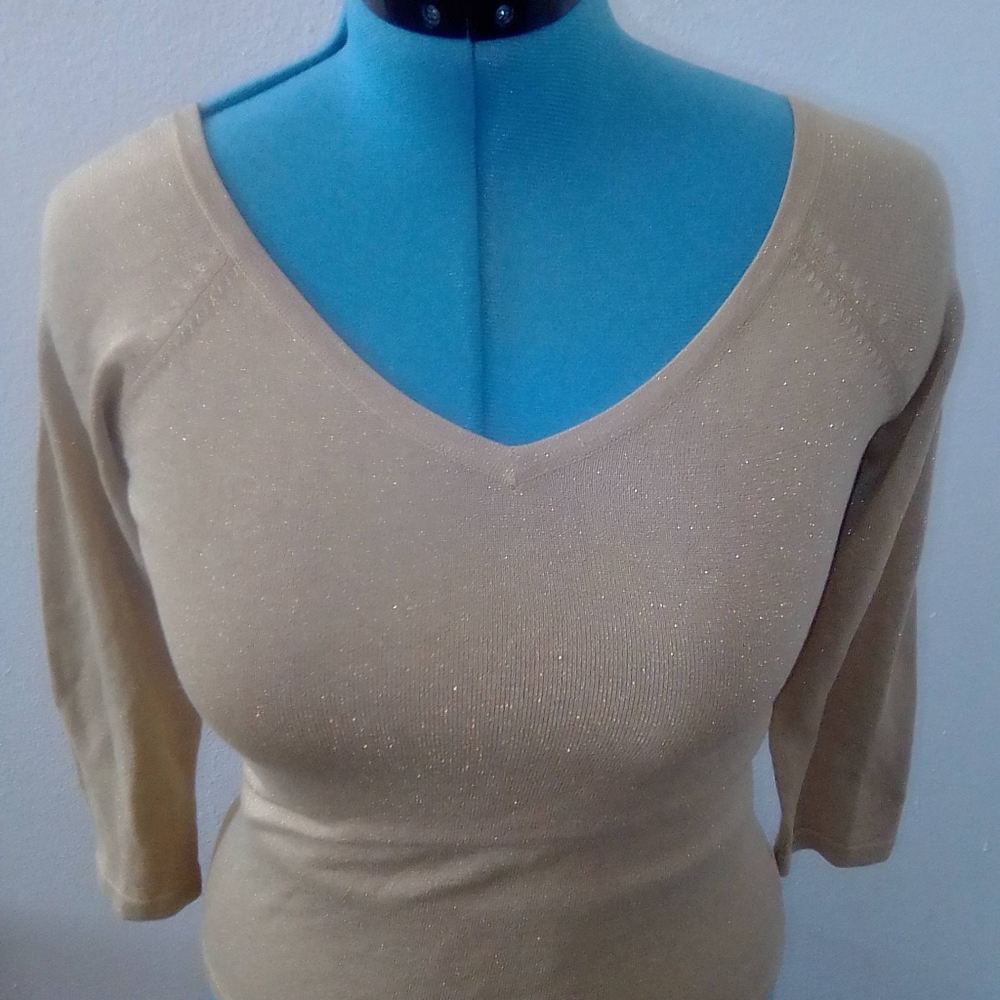 Woman's 3/4 Sleeve Silk Sweater Gold Metallic Small V Veck